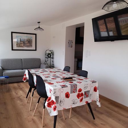 Logement Lumineux Avec Terrasse La Roche-sur-Yon Eksteriør bilde
