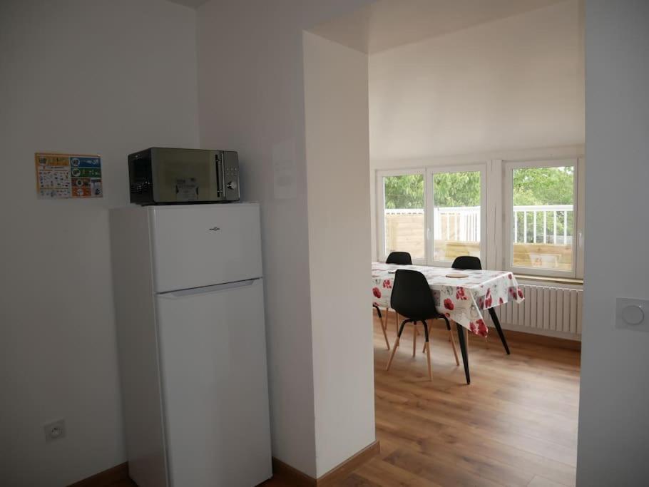 Logement Lumineux Avec Terrasse La Roche-sur-Yon Eksteriør bilde