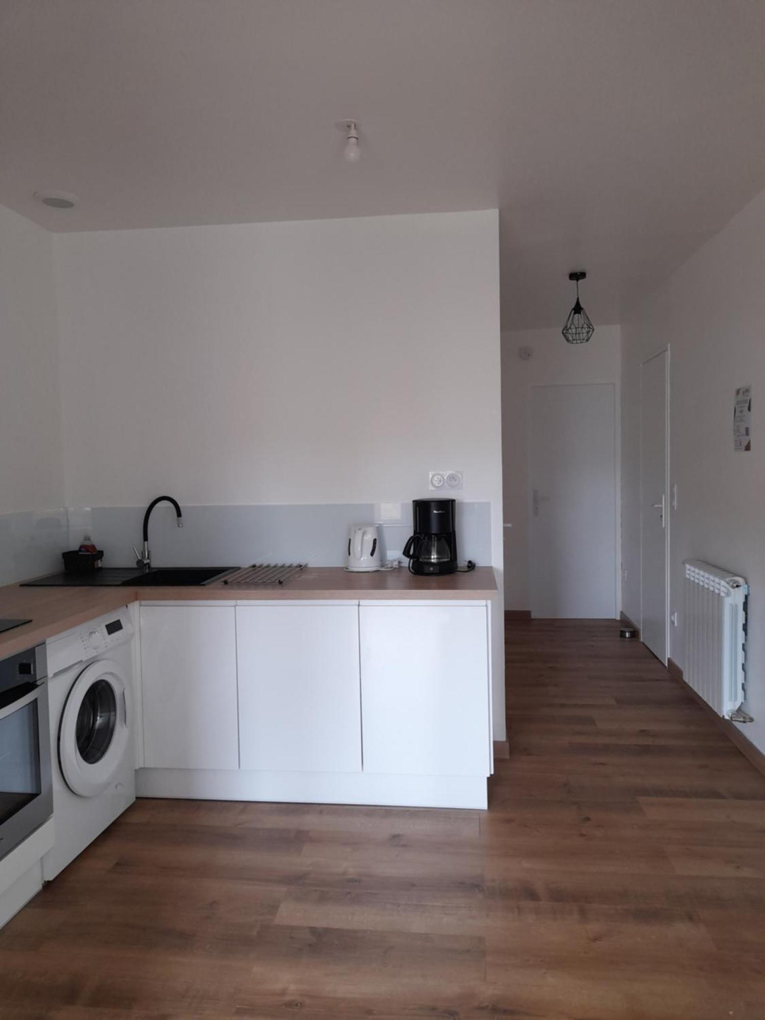 Logement Lumineux Avec Terrasse La Roche-sur-Yon Eksteriør bilde